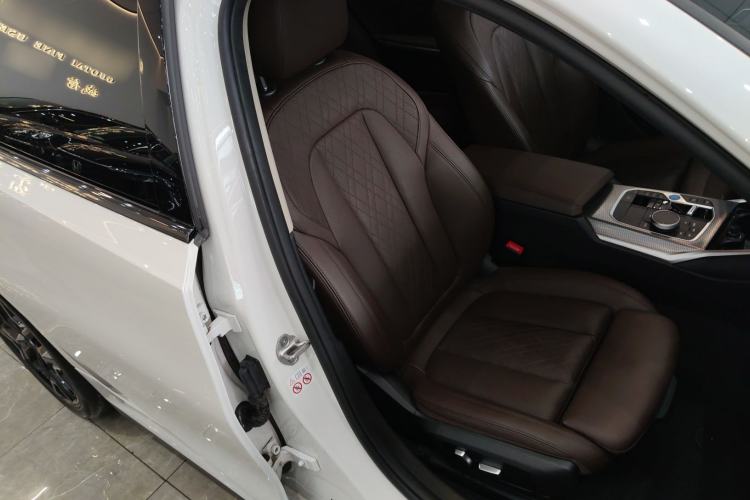 Used BMW i3 2023 eDrive 40 L Midnight Edition Right Front Seat