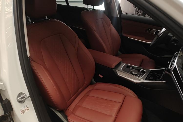 Used BMW i3 2023 eDrive 40 L Midnight Edition Right Front Seat