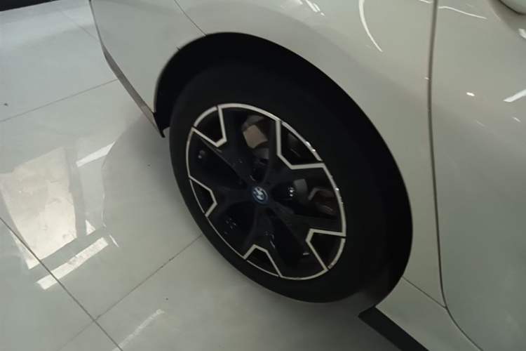Used BMW i3 2023 eDrive 40 L Midnight Sports Package Right Rear Wheel Hub