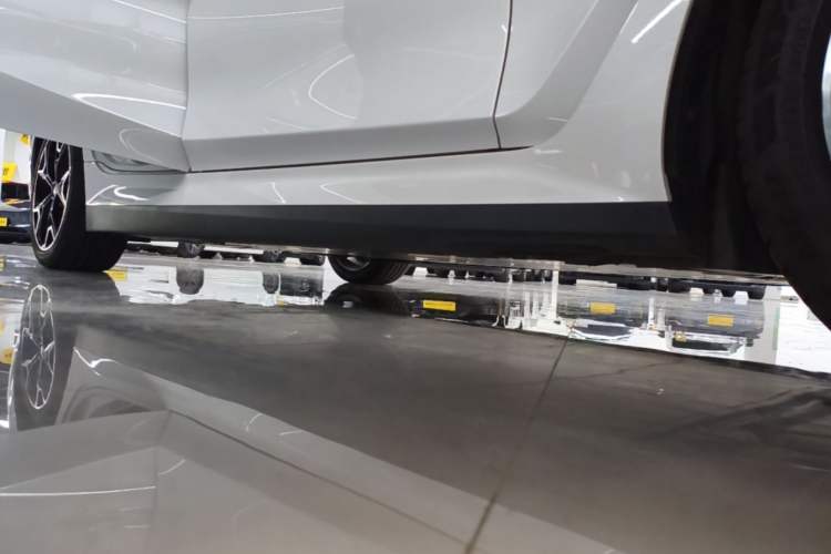 Used BMW i3 2023 eDrive 40 L Midnight Edition Right Side Sill