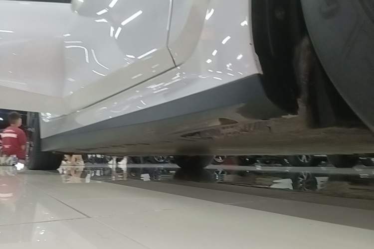 Used BMW i3 2023 eDrive 40 L Midnight Edition Right Side Sill