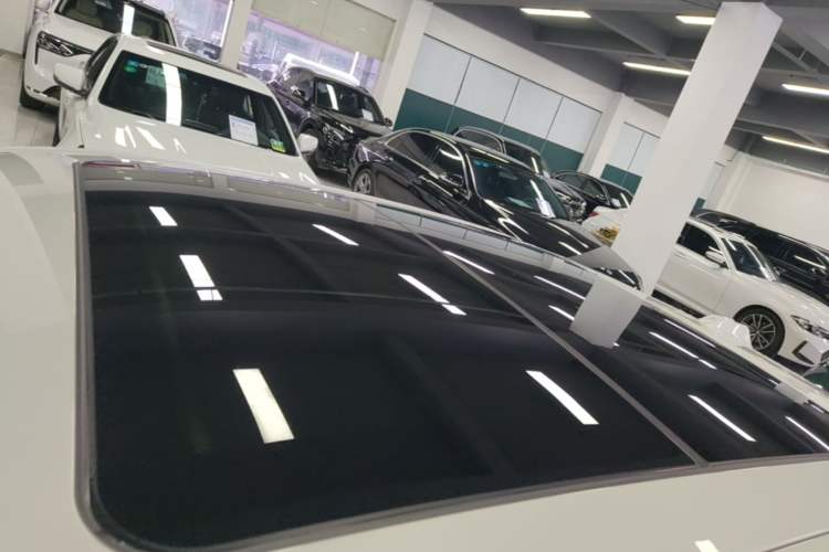 Used BMW i3 2023 eDrive 40 L Midnight Edition Roof