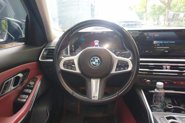 Used BMW i3 2023 eDrive 40 L Midnight Edition Steering Wheel