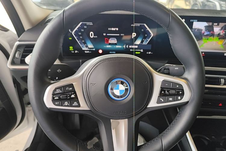 Used BMW i3 2023 eDrive 40 L Midnight Edition Steering Wheel