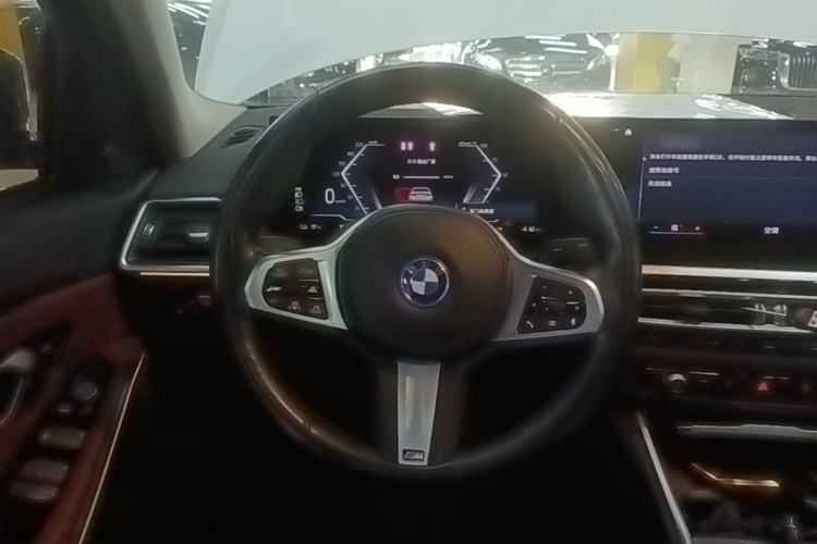 Used BMW i3 2023 eDrive 40 L Midnight Edition Steering Wheel