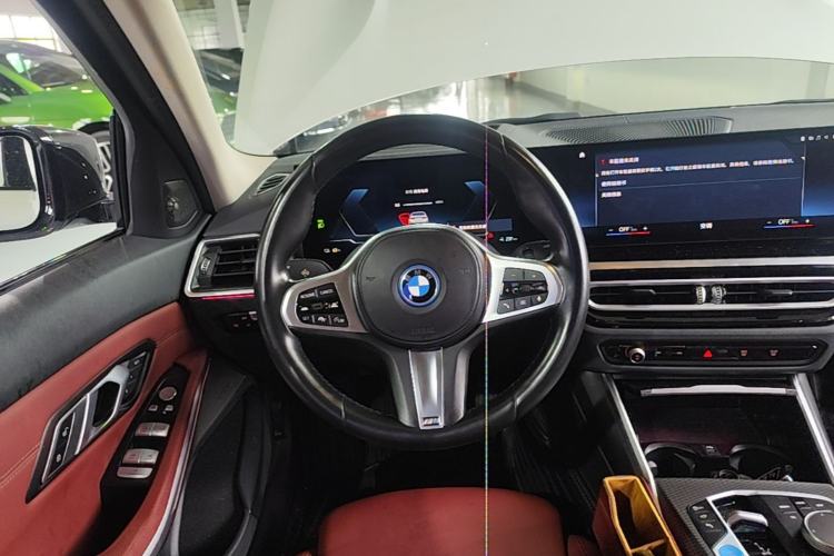 Used BMW i3 2023 eDrive 40 L Midnight Sports Package Steering Wheel
