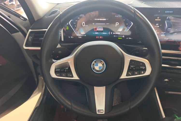 Used BMW i3 2023 eDrive 40 L Midnight Edition Steering Wheel
