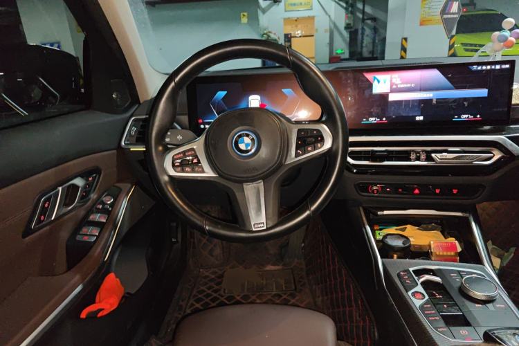 Used BMW i3 2023 eDrive 40 L Midnight Sports Package Steering Wheel