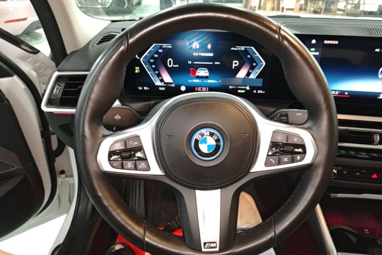Used BMW i3 2023 eDrive 40 L Midnight Edition Steering Wheel