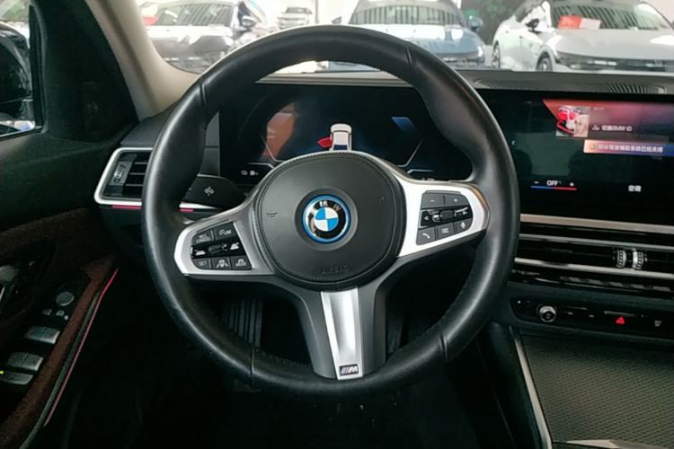 Used BMW i3 2023 eDrive 40 L Midnight Edition Steering Wheel