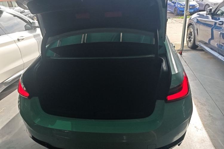 Used BMW i3 2023 eDrive 40 L Midnight Edition Trunk