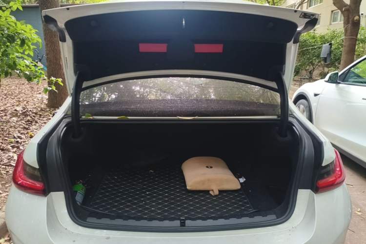 Used BMW i3 2023 eDrive 40 L Midnight Edition Trunk