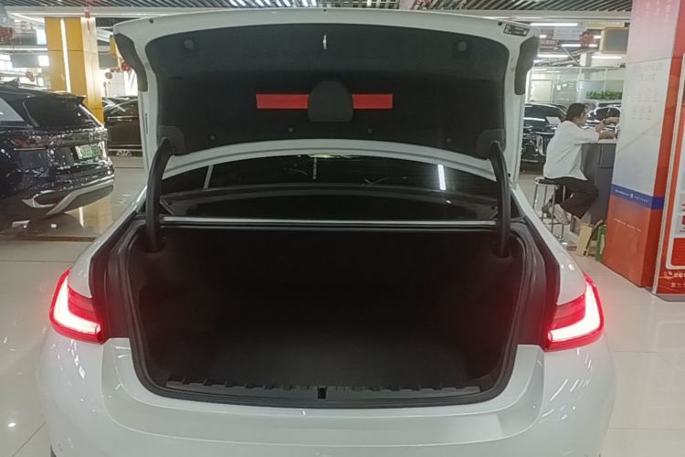 Used BMW i3 2023 eDrive 40 L Midnight Edition Trunk