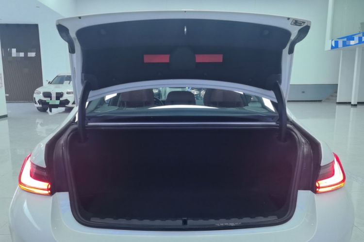 Used BMW i3 2023 eDrive 40 L Midnight Edition Trunk