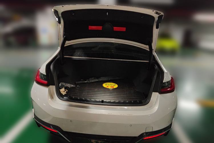 Used BMW i3 2023 eDrive 40 L Midnight Sports Package Trunk