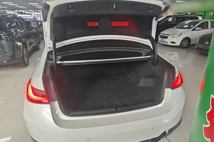 Used BMW i3 2023 eDrive 40 L Midnight Sports Package Trunk