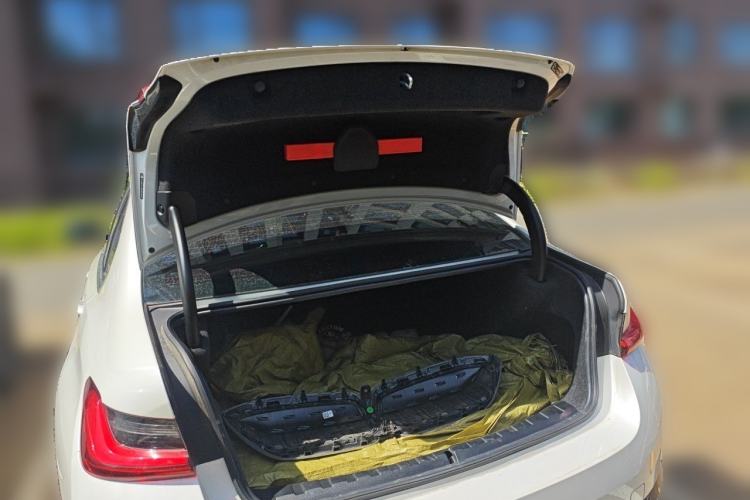 Used BMW i3 2023 eDrive 40 L Midnight Edition Trunk