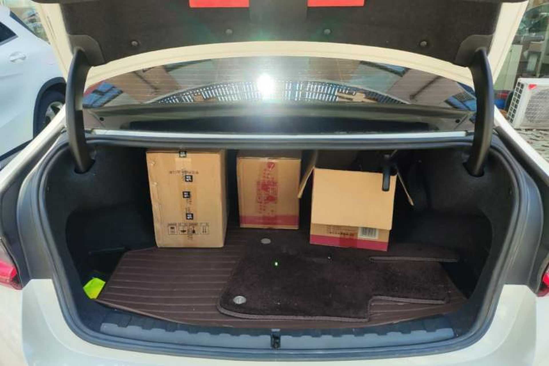 Used BMW i3 2023 eDrive 40 L Midnight Edition Trunk