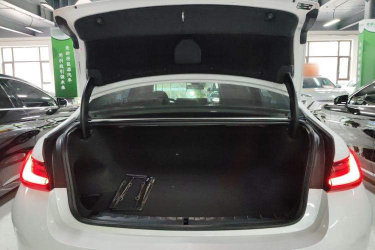 Used BMW i3 2023 eDrive 40 L Midnight Edition Trunk