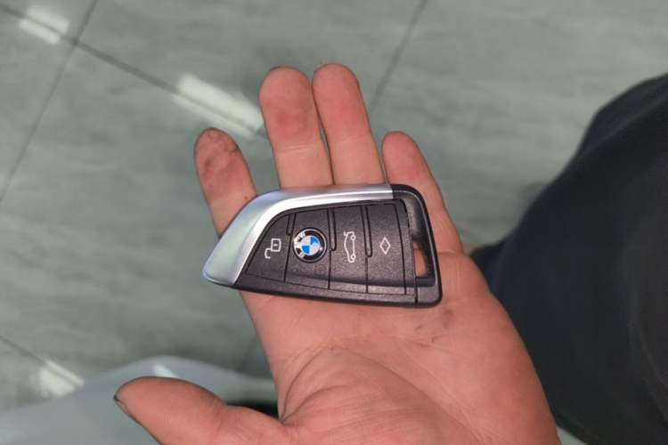 Used BMW i3 2023 eDrive 40 L Midnight Edition Vehicle Key