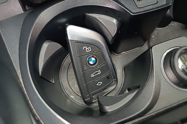 Used BMW i3 2023 eDrive 40 L Midnight Edition Vehicle Key