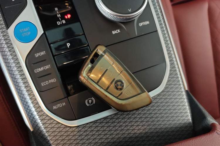 Used BMW i3 2023 eDrive 40 L Midnight Edition Vehicle Key
