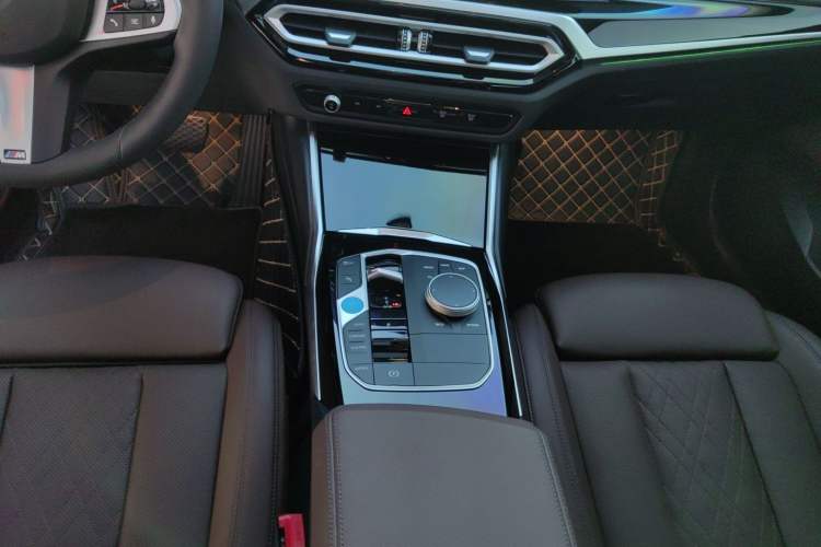 Used BMW i3 2024 eDrive 35 L Audio And AC Panel
