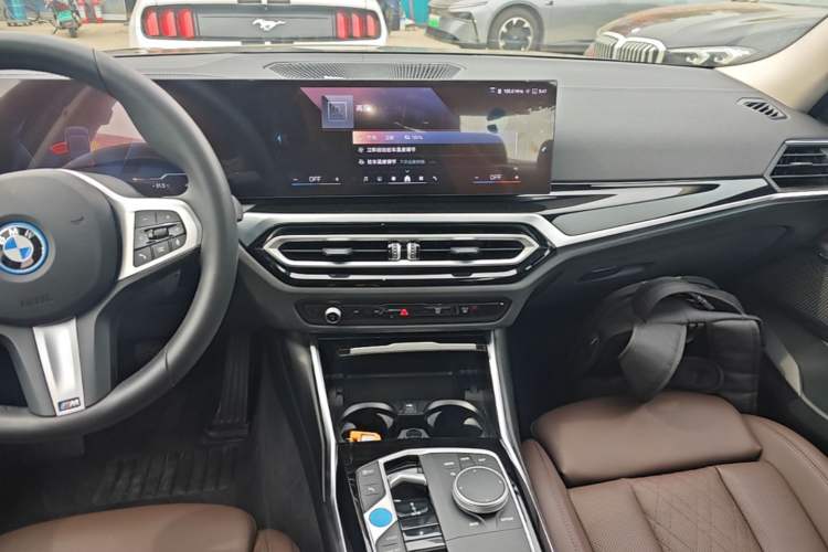 Used BMW i3 2024 eDrive 35 L Audio And AC Panel