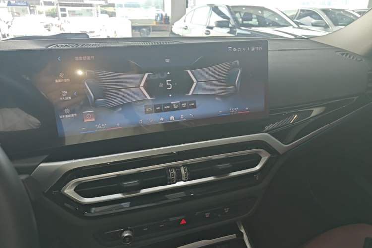 Used BMW i3 2024 eDrive 35 L Audio And AC Panel