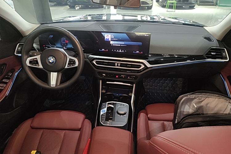 Used BMW i3 2024 eDrive 35 L Center Console