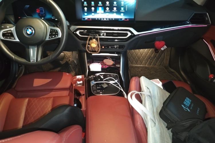 Used BMW i3 2024 eDrive 35 L Center Console