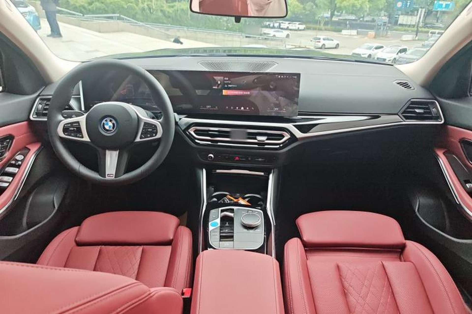 Used BMW i3 2024 eDrive 35 L Center Console