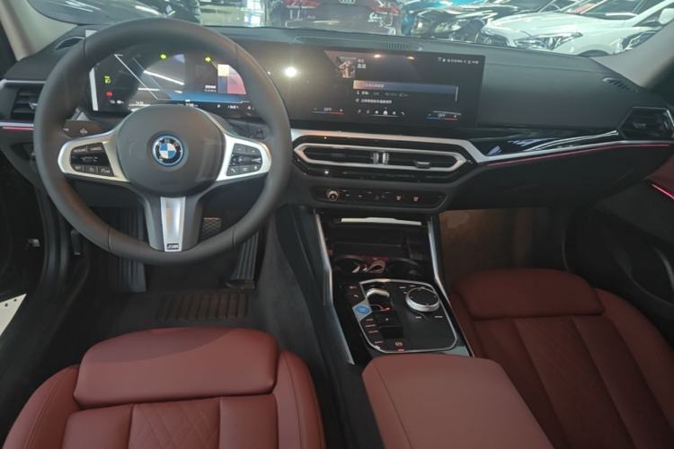 Used BMW i3 2024 eDrive 35 L Center Console
