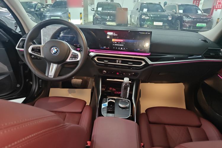 Used BMW i3 2024 eDrive 35 L Center Console