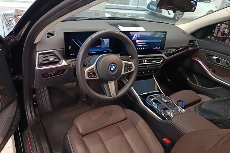 Used BMW i3 2024 eDrive 35 L Center Console