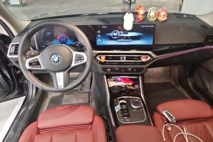 Used BMW i3 2024 eDrive 35 L Center Console