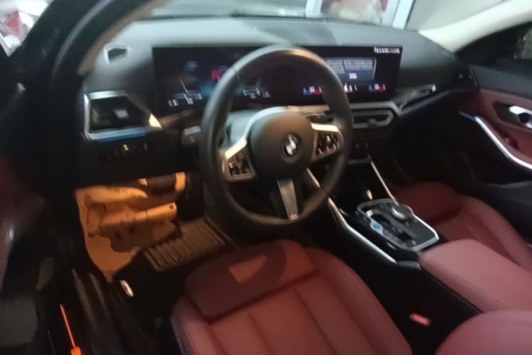 Used BMW i3 2024 eDrive 35 L Center Console