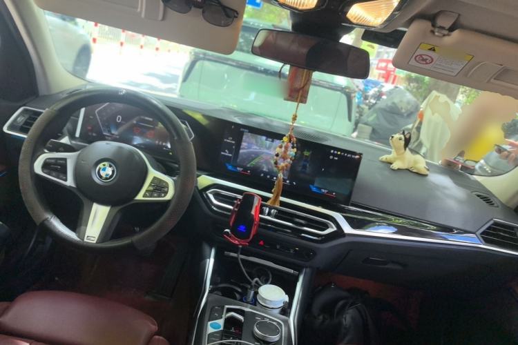 Used BMW i3 2024 eDrive 40 L Midnight Edition Center Console