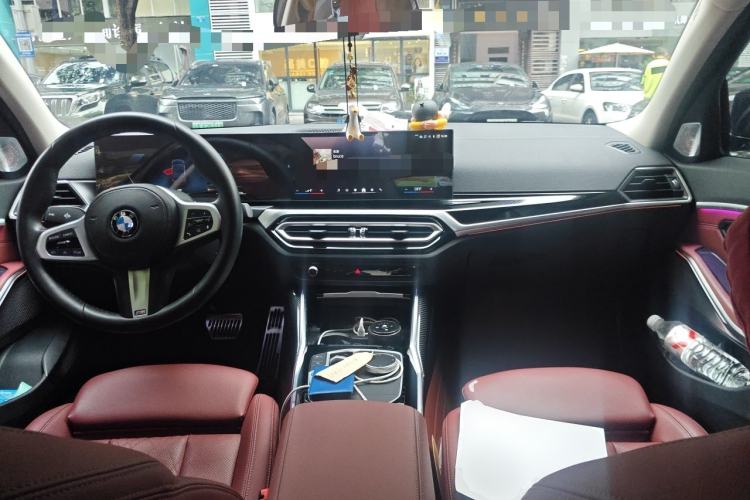 Used BMW i3 2024 eDrive 35 L Center Console