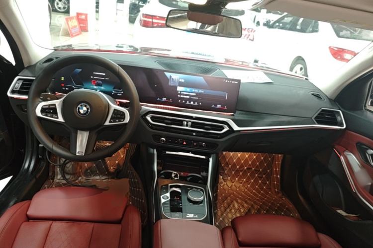 Used BMW i3 2024 eDrive 35 L Center Console