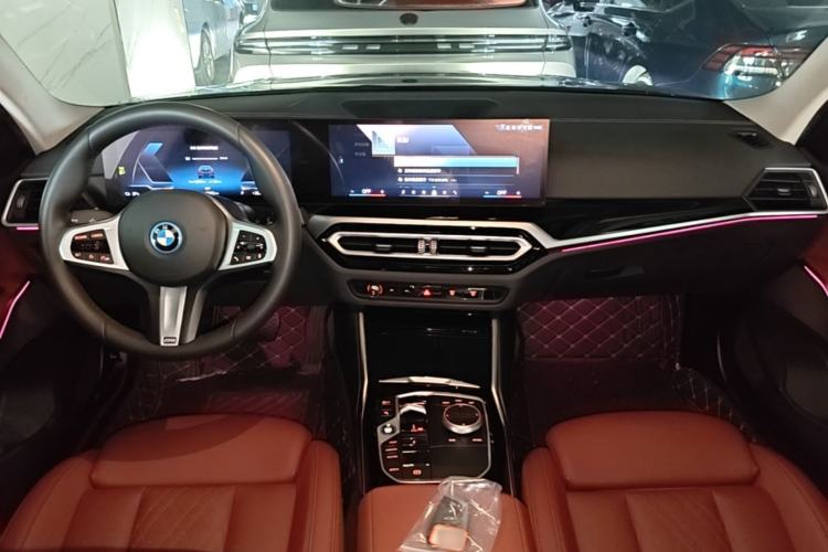 Used BMW i3 2024 eDrive 35 L Center Console