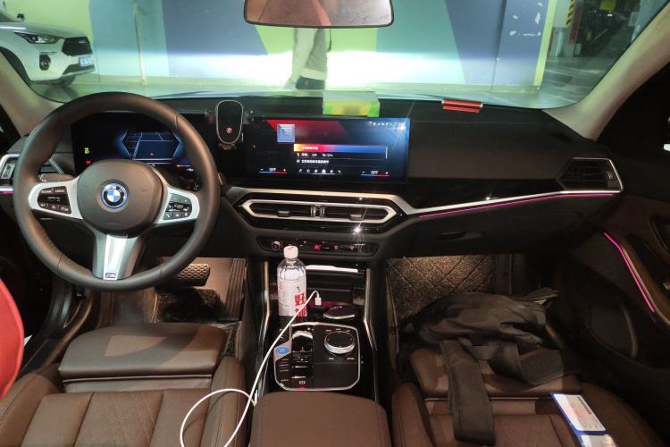 Used BMW i3 2024 eDrive 35 L Center Console