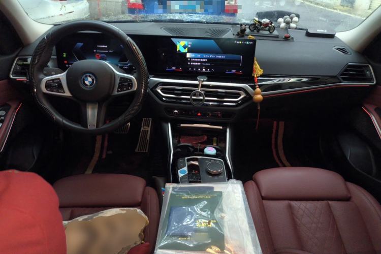Used BMW i3 2024 eDrive 35 L Center Console
