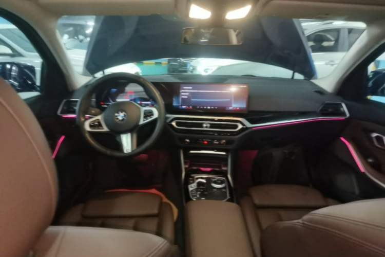 Used BMW i3 2024 eDrive 35 L Center Console