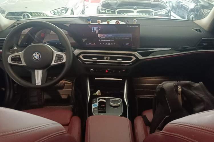 Used BMW i3 2024 eDrive 35 L Center Console