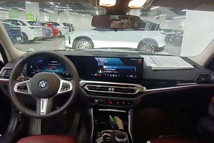 Used BMW i3 2024 eDrive 35 L Center Console