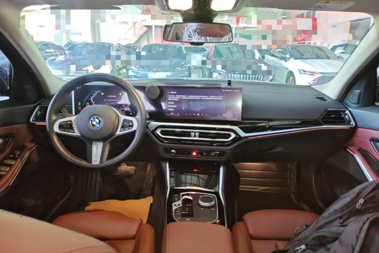 Used BMW i3 2024 eDrive 35 L Center Console