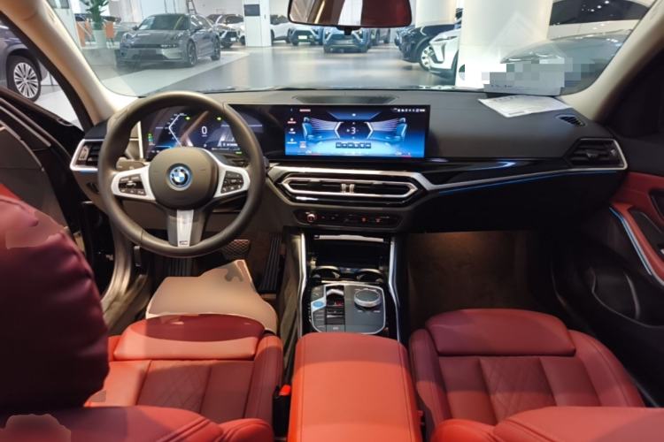 Used BMW i3 2024 eDrive 35 L Center Console