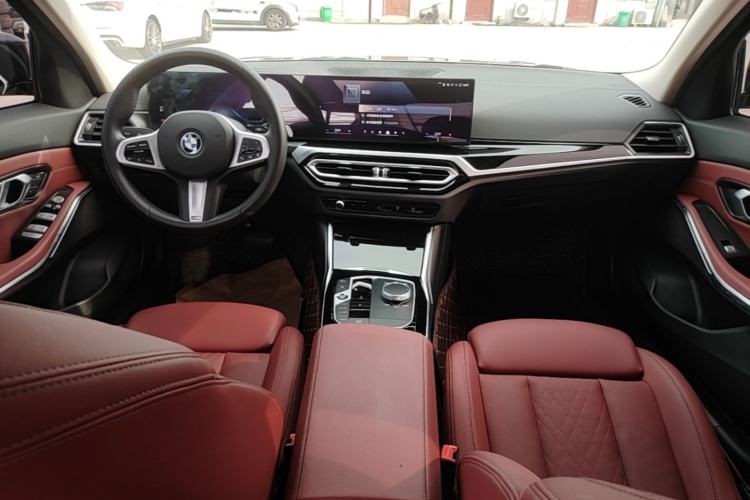 Used BMW i3 2024 eDrive 35 L Center Console