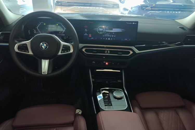 Used BMW i3 2024 eDrive 35 L Center Console